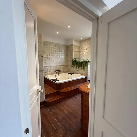 Laurens Maison Spacieuse Avec Piscine Holiday home