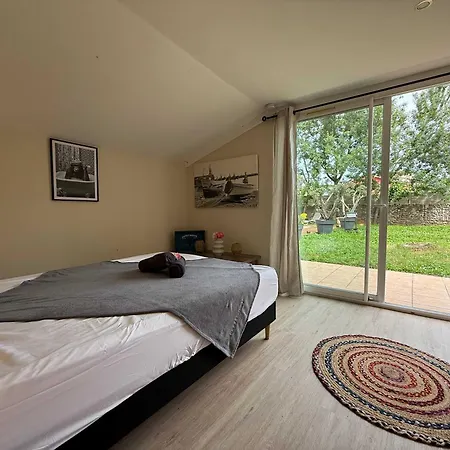 Laurens Maison Spacieuse Avec Piscine