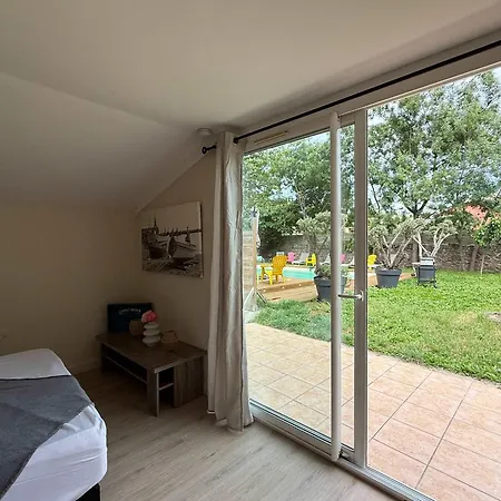 Laurens Maison Spacieuse Avec Piscine Holiday home