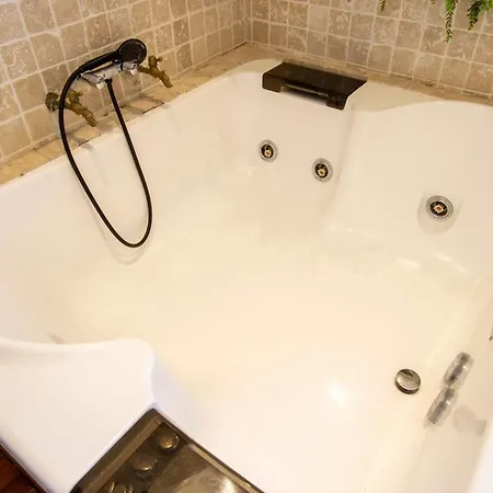 Laurens Maison Spacieuse Avec Piscine Feriehus